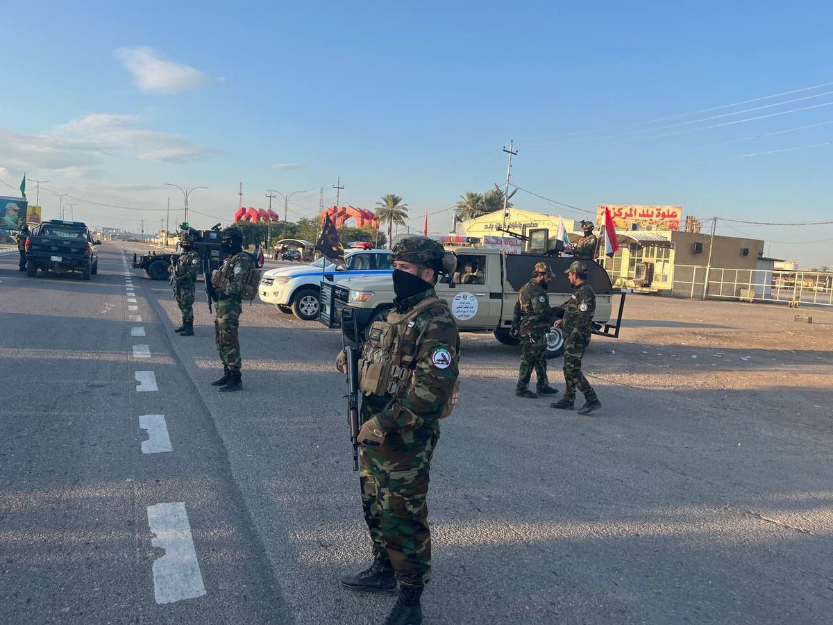 آمر الفوج الثاني لواء ٤٣ تشكيل سبع الدجيل وآمر اللواء المدرع الثاني "شرطة اتحادية" على رأس قوة أمنية مشتركة لفرض حظر التجوال في محافظة صلاح الدين وتأمين عملية #التعداد_السكاني في المحافظة .
#العراق