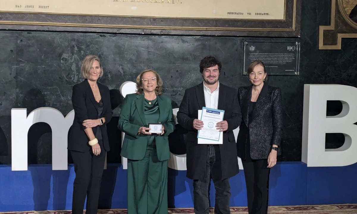 Premio Best in Class al Mejor Proyecto de Humanización de la Asistencia Sanitaria a la Unidad de Hospitalización Psiquiátrica a Domicilio del Servicio de Psiquiatría y Psicología Clínica del Hospital Niño Jesús.