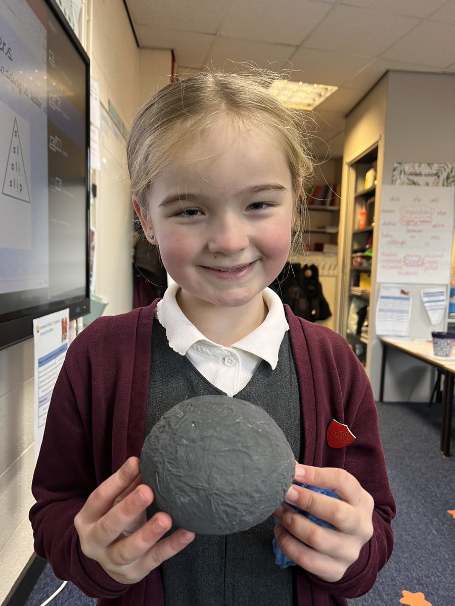 MissRomanoMLP's tweet image. This little ‘Rock’ star has made her own rock at home! She used scientific vocabulary to describe the properties and if it is a porous or non porous rock.🪨🥼
@MabLanePri @anna_hep @advisoryscience @MissNelsonMLP #HEPscience