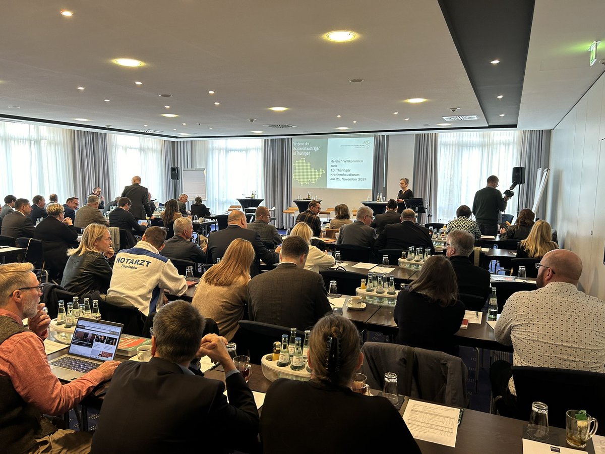 TK-Landesvertretung Thüringen (@tkinth) on Twitter photo Volles Haus beim 10. Thüringer #Krankenhausforum - und wie zu erwarten war, ist „Vermittlungsausschuss“ das Wort des Tages. Spatz in der Hand oder Taube auf dem Dach heißt es morgen in Sachen #KHVVG auch für <a href="/thueringende/">Staatskanzlei Thüringen</a> im #Bundesrat ^GD Volles Haus beim 10. Thüringer #Krankenhausforum - und wie zu erwarten war, ist „Vermittlungsausschuss“ das Wort des Tages. Spatz in der Hand oder Taube auf dem Dach heißt es morgen in Sachen #KHVVG auch für <a href="/thueringende/">Staatskanzlei Thüringen</a> im #Bundesrat ^GD