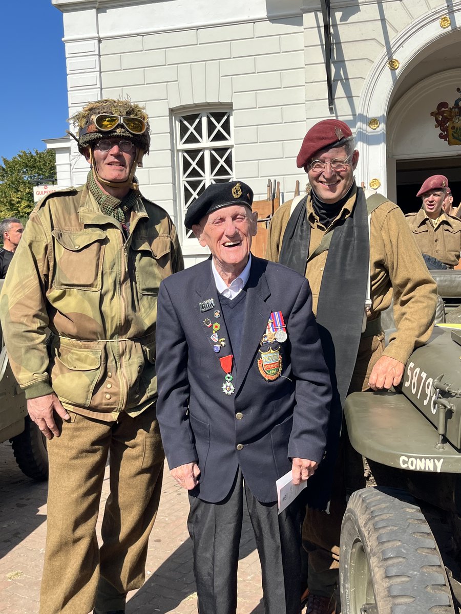 🎂Please join us in wishing WWII veteran Les Hammond a very happy 100th birthday. 🎂