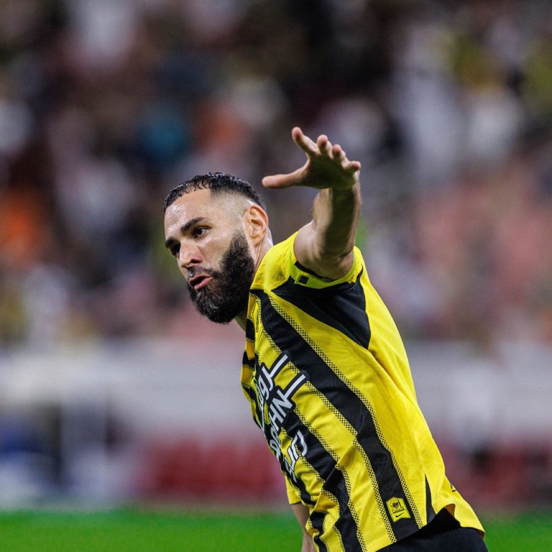 AImodrj's tweet image. دومينغو سواريز : 

عندما غاب بنزيما عن معسكر دبي ، سألنا انفسنا ، هل سوف نعتمد عليه بقية الموسم ؟!