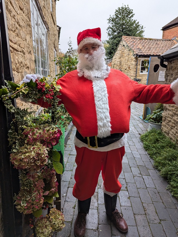Join Father Christmas is in Olney <a href="/CowpNewtMuseum/">The Cowper & Newton Museum</a> for a magical evening Thu 29 Nov in the Gardens.  Watch him switch on festive lights in the Flower and Summer House Gardens at 5pm with beautiful festive displays in the museum too!!  See ow.ly/PuYP50U9Yyq for info!