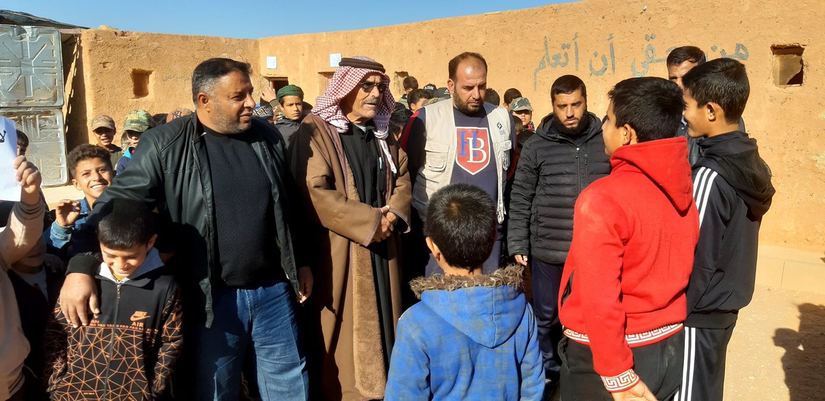 hesar_net's tweet photo. An awareness tour of the schools of the besieged Rukban camp, on the Syrian-Jordanian border. 
The tour aims to raise students ' awareness of the dangers of narcotic substances, extremism and their negative effects on physical and psychological health.
#Hesar #rukban_camp https://t.co/B70Zh9o21o