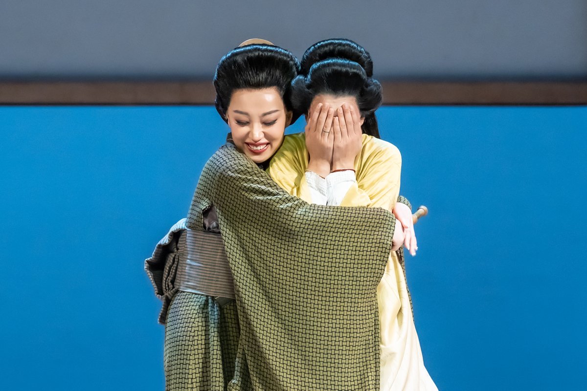 Opus Arte tweet media