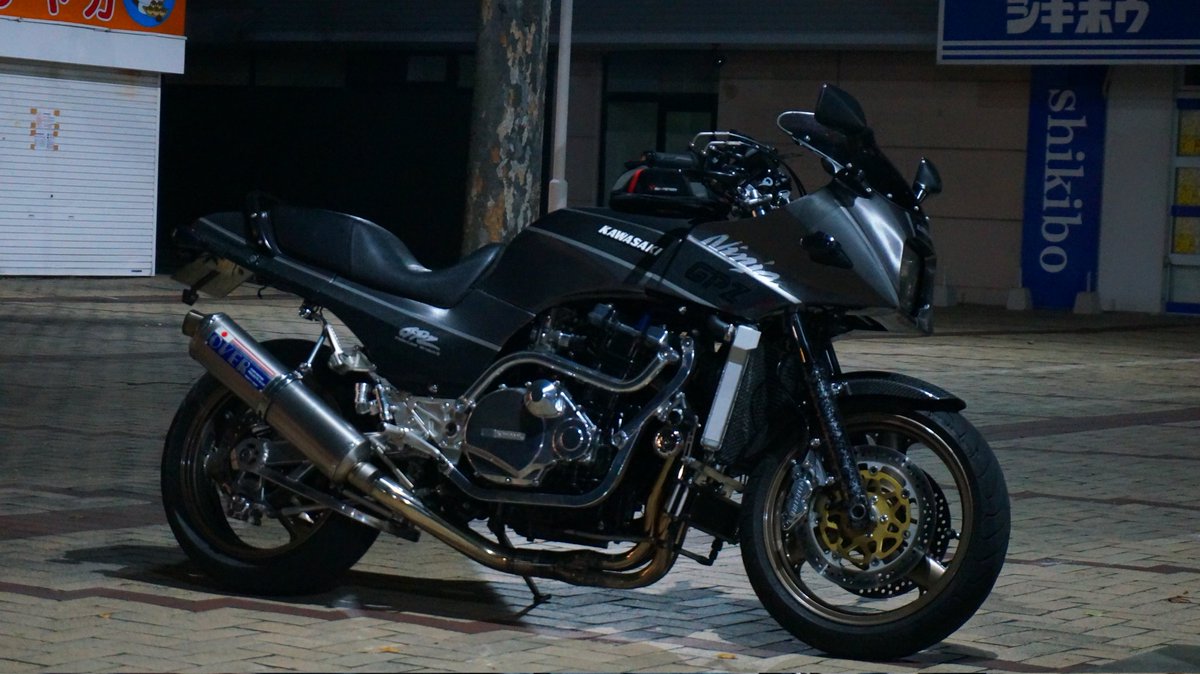 ハーゲマニア GPZカウルバリオス＆ GPZ900R(エンジン1000RX