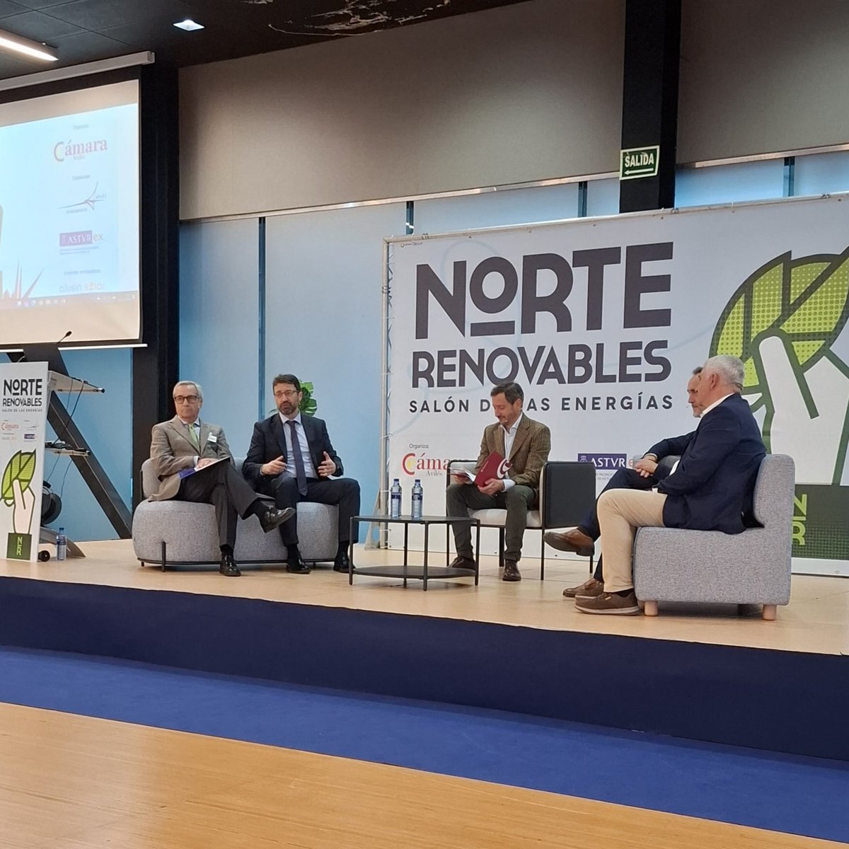 FundacionFaen's tweet image. Enrique Fernández, presidente de Grupo #Hunosa.
🗣️"El despliegue de las renovables es la mejor inversión y Hunosa está desarrollando un cambio 100% de carbón a descarbonizacion"
#norterenovables