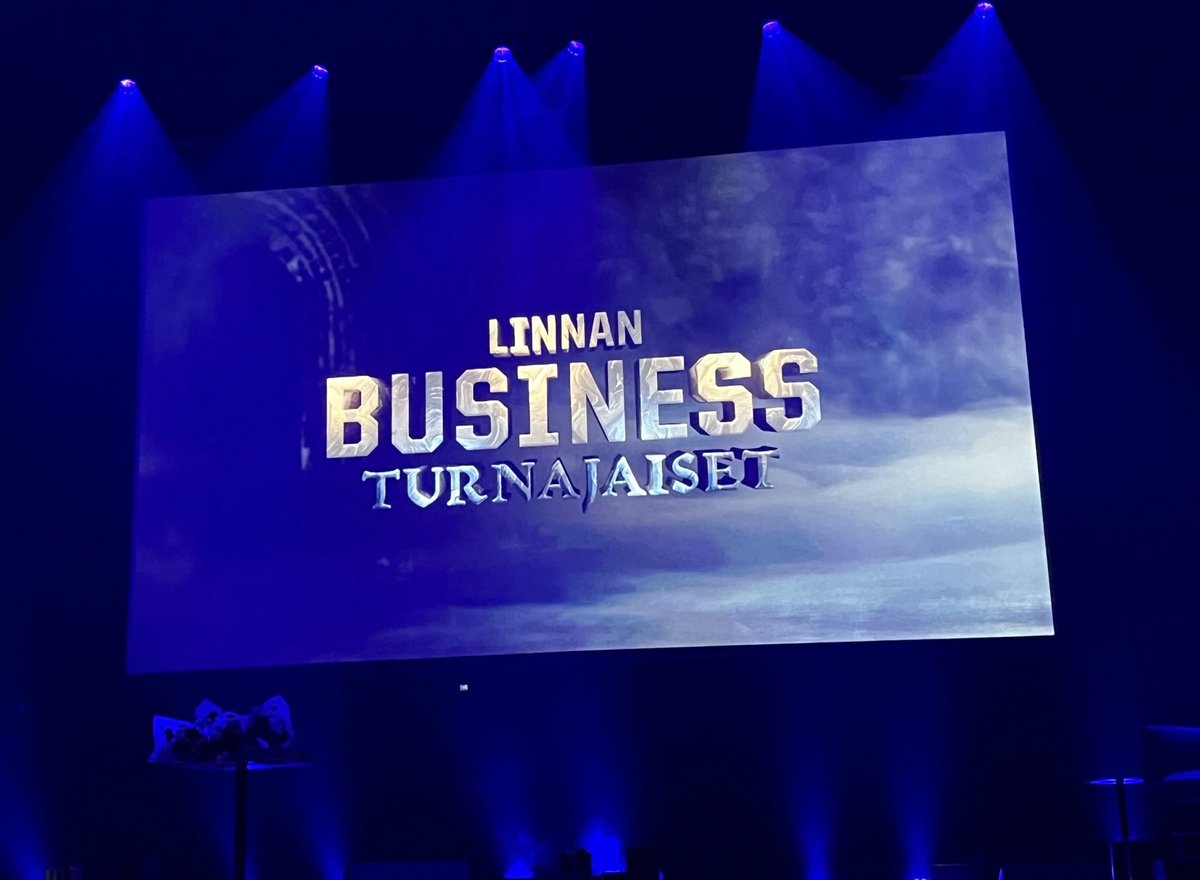 #kasvu’a, kiihdytystä ja rahoitusta tarjolla linnan businessturnajaisissa. Vain musiikki ja äänitehosteet muistuttavat keskiajasta. Vahvaa liiketoiminnan kehittämistä! ⁦<a href="/HMLkaupunki/">Hämeenlinnan kaupunki</a>⁩ ⁦@Verkatehdas⁩ ⁦@HELYkeskus⁩