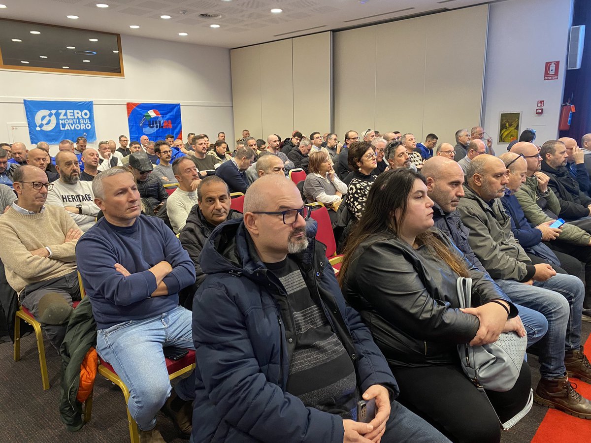 UilmNazionale's tweet image. #Metalmeccanici #RinnovoCCNL #ScioperoUilCgil

Al via Vicenza il Consiglio Uilm Veneto con l’intervento introduttivo del Coordinatore regionale Carlo Biasin. 

Presente il Segretario Generale @RoccoPalombella