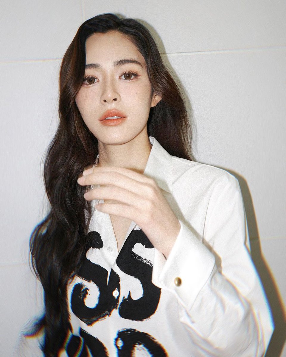 nongplaaaaa's tweet photo. หลิงหลิง ค๊องงงงงงง พี่หลิงไม่อ่อนโยนกับใจหนูววววววว ช่วยด้��ยยยยยยยย ช่วยด้วยยยยยยยยยยยยยย กรี๊ดดดดดดดด 😭😭😭😭😭😭😭😭😭😭😭😭🫶🏻🫶🏻🫶🏻

LINGORM CALENDAR FANSIGN
#หลิงออมปฏิทิน2568
#หลิงหลิงคอง #linglingkwong https://t.co/Ah0E7MlwBv