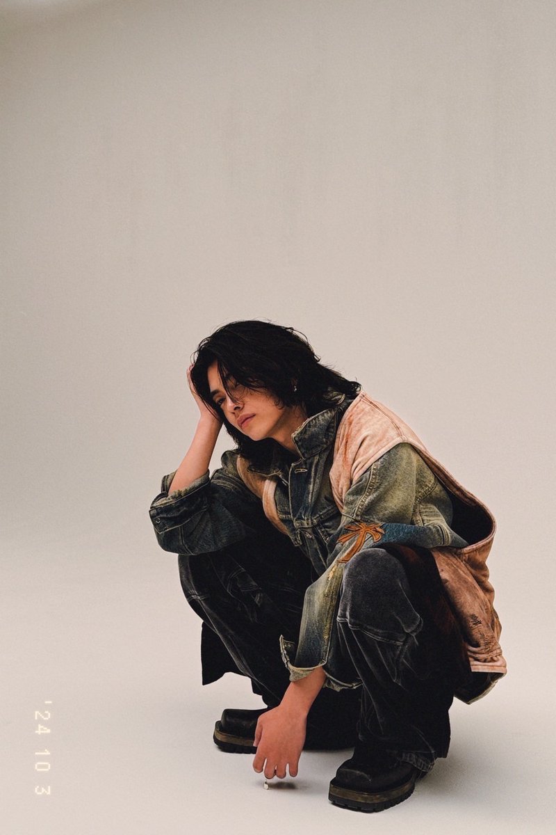 wildblue_ykme's tweet photo. [HAYATE]

11月22日発売のViVi1月号に出ます！
1人で撮影初やったけど楽しく撮影出来ました〜

自分でもびっくりする表情が出てて、、、みんなどうですか？

改めてお洋服が好きだなと、ファッション関係の仕事楽しいなと思った1日でした

#WILDBLUE #宮武颯 #HAYATE https://t.co/g6wHRUdlk7
