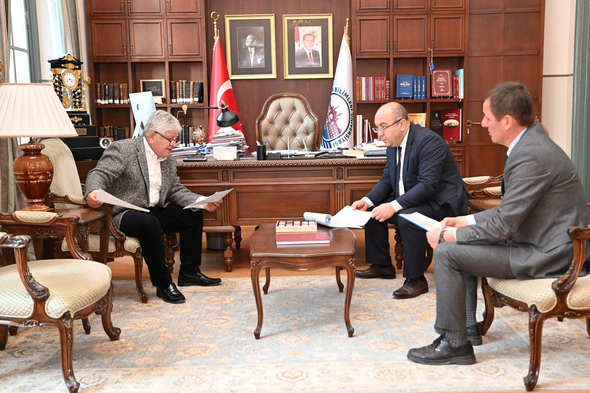 drismailmert's tweet photo. Sağlık Bilimleri Üniversitesi Rektörü Sayın Prof. Dr. Kemalettin AYDIN' ı İl Sağlık Müdürümüz birlikte ziyaret ettik. Prof. Dr. Yunus KARAKOÇ  ve Prof. Dr. Erdoğan ÇETİNKAYA  hocalarımızı da ziyaret ettik. Hüsn-ü kabulleri için kendilerine çok teşekkür ederiz.
#Sağlıktailk10il https://t.co/OVBbkL60X3