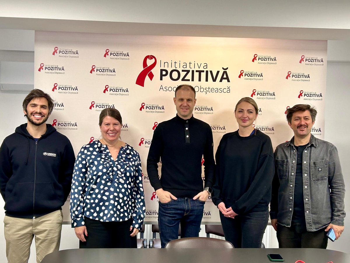 MoniVazquez's tweet photo. Together with Robyn Prinz from @StatePRM and UNAIDS, we learned how civil society is breaking stigma and supporting those living with HIV in Moldova. So positive to see how everyone, including refugees, have access to services and treatment. https://t.co/K4QcPUAShq