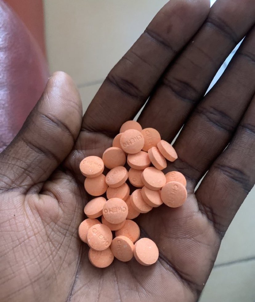 markiemarkie___'s tweet image. Ending it all by 12pm😭😭😭😭