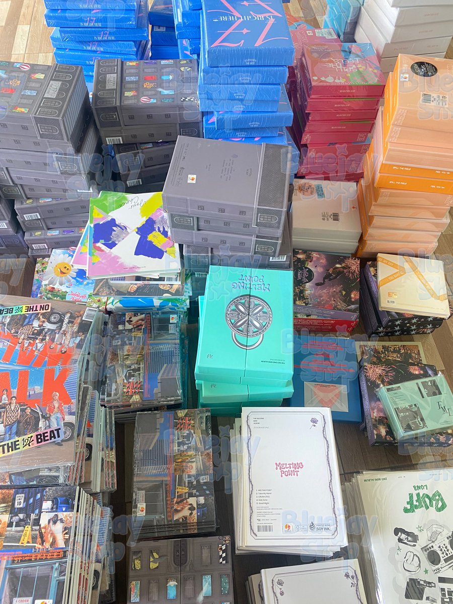 #Bluejayshop_GA 
RANDOM SEALED ALBUM GIVEAWAY! 🥳

- follow us + <a href="/MyKPop_Wishlist/">MyKPopWishlist</a> 🔔
- like and retweet
- earn and donate 500 hearts (or more) on MyKPopWishList app

reply your proofs below!🚶‍♀️
