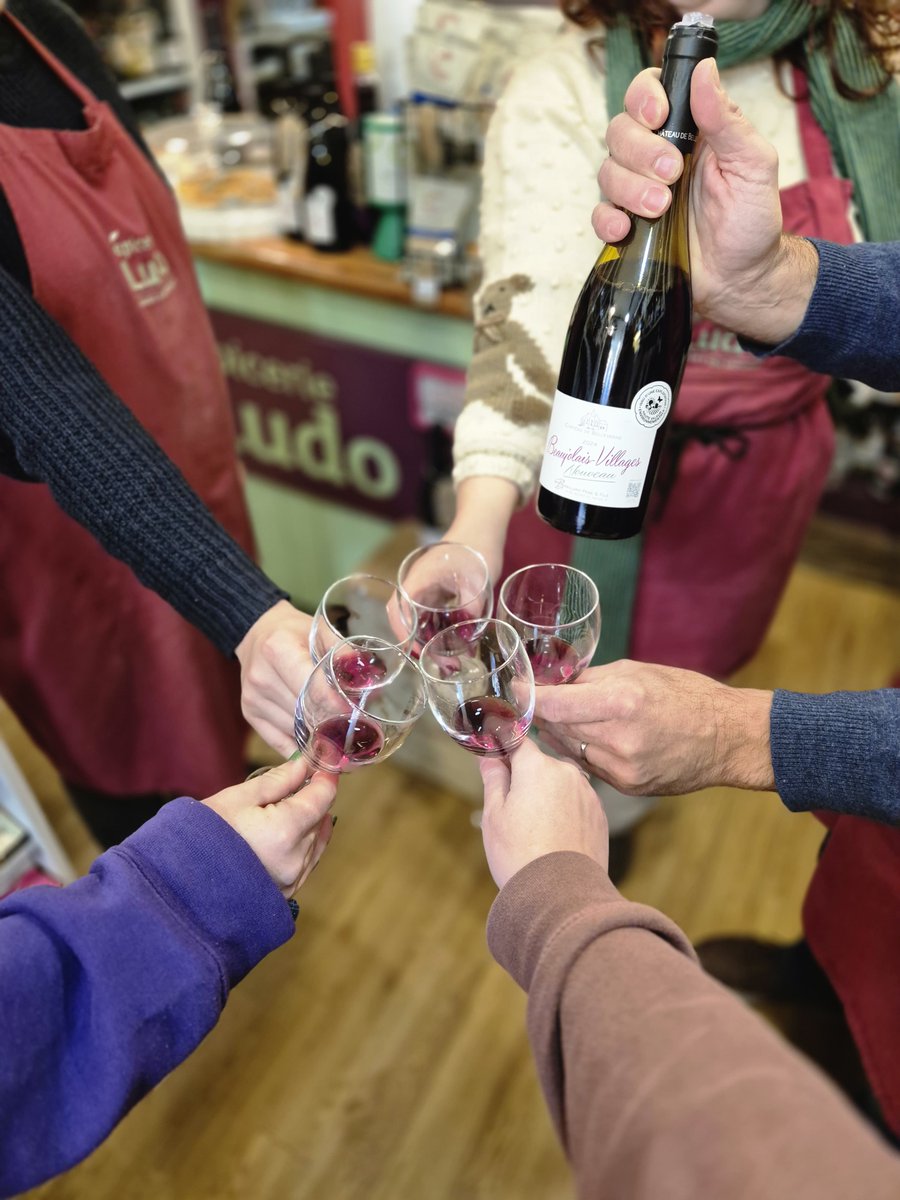 EpicerieLudo's tweet image. Join us today to try the #BeaujolaisNouveau We couldn't resist this morning and opened a bottle at 9am! Come and get your bottle #Chorlton. We are open until 9pm tonight!