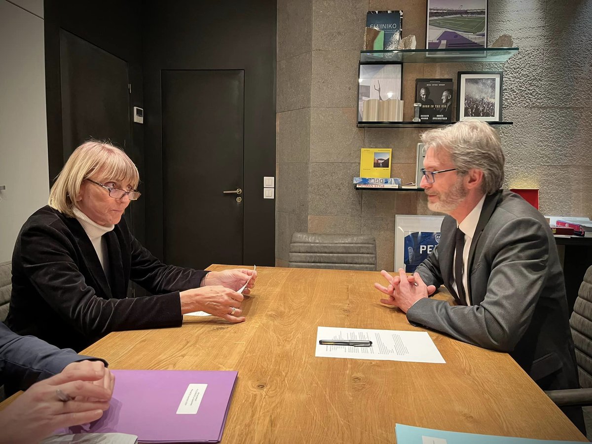 Pascal Pelain (@pascalpelain) on Twitter photo 🟢 Visite à <a href="/villeneuve_92/">Ville de Villeneuve-la-Garenne</a> de Valérie Létard, Ministre du Logement, pour échanger sur l’avenir de notre territoire.
Le soutien de l’Etat est fondamental pour accompagner nos projets de rénovation urbaine à la hauteur des ambitions et des besoins de notre commune. 🟢 Visite à <a href="/villeneuve_92/">Ville de Villeneuve-la-Garenne</a> de Valérie Létard, Ministre du Logement, pour échanger sur l’avenir de notre territoire.
Le soutien de l’Etat est fondamental pour accompagner nos projets de rénovation urbaine à la hauteur des ambitions et des besoins de notre commune.