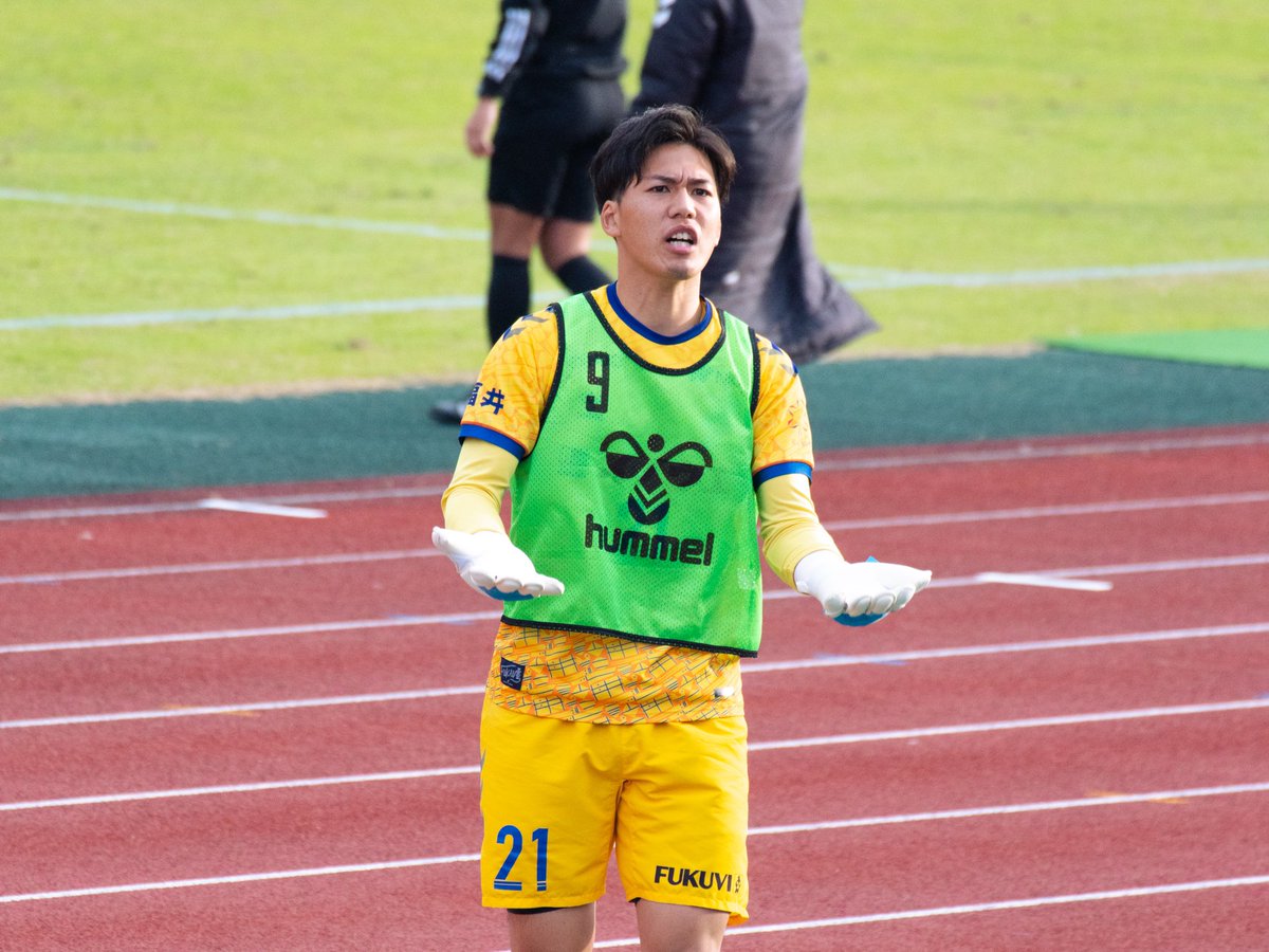 JurakuFukui12's tweet photo. 勝負どころでサポーターを煽り鼓舞する、背番号21. #河畑光 選手🔥 https://t.co/gwqeGK1QWG
