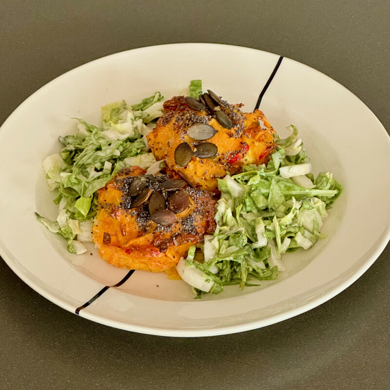 Sweet potato muffins

For breakfast, brunch or as a side dish. Savory sweet potato muffins are suitable for any time of the day, also after a tough workout.

#muffin #sportsfood #sweetpotatoes
surprising.recipes/2017/03/26/swe…