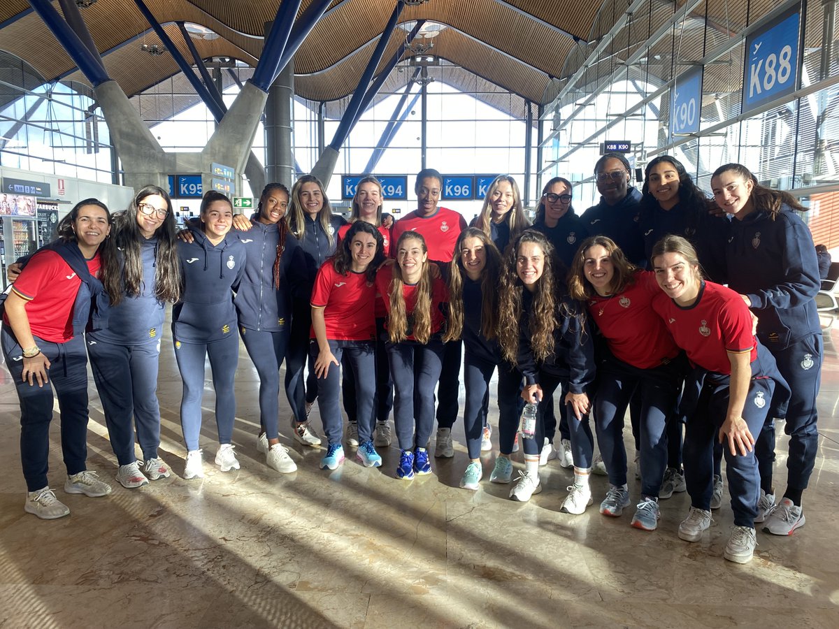 ✈️ Nuestras #Guerreras 🇪🇸 ya despegan para Francia 🇫🇷

💪🏼 Comienza el ilusionante camino del #ehfeuro2024

😍 ¡Vaya equipazo!

#Handball #Balonmano #SheLovesHandball