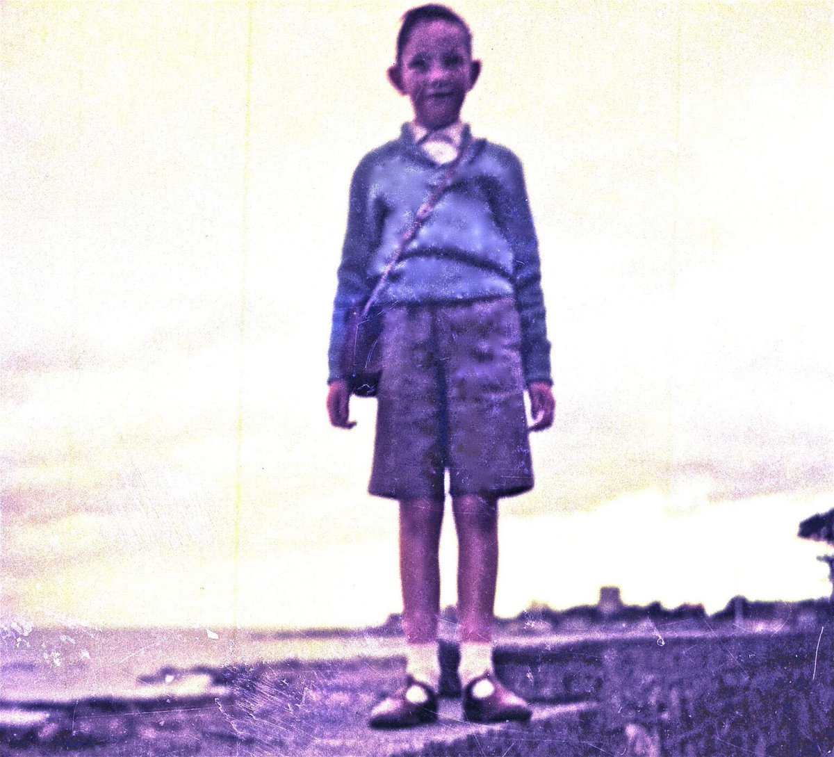 museumofci's tweet image. “‘He makes being a journalist sound like being a Knight of the Round Table.’ I ran home to Eden Villas and told my folks, Phyllis and Joe Jackson, “I am going to be a journalist when I grow up!”👉museumofchildhood.ie/stories-of-our… #childhood #Dúnlaoghaire #Glasthule #Sandycove