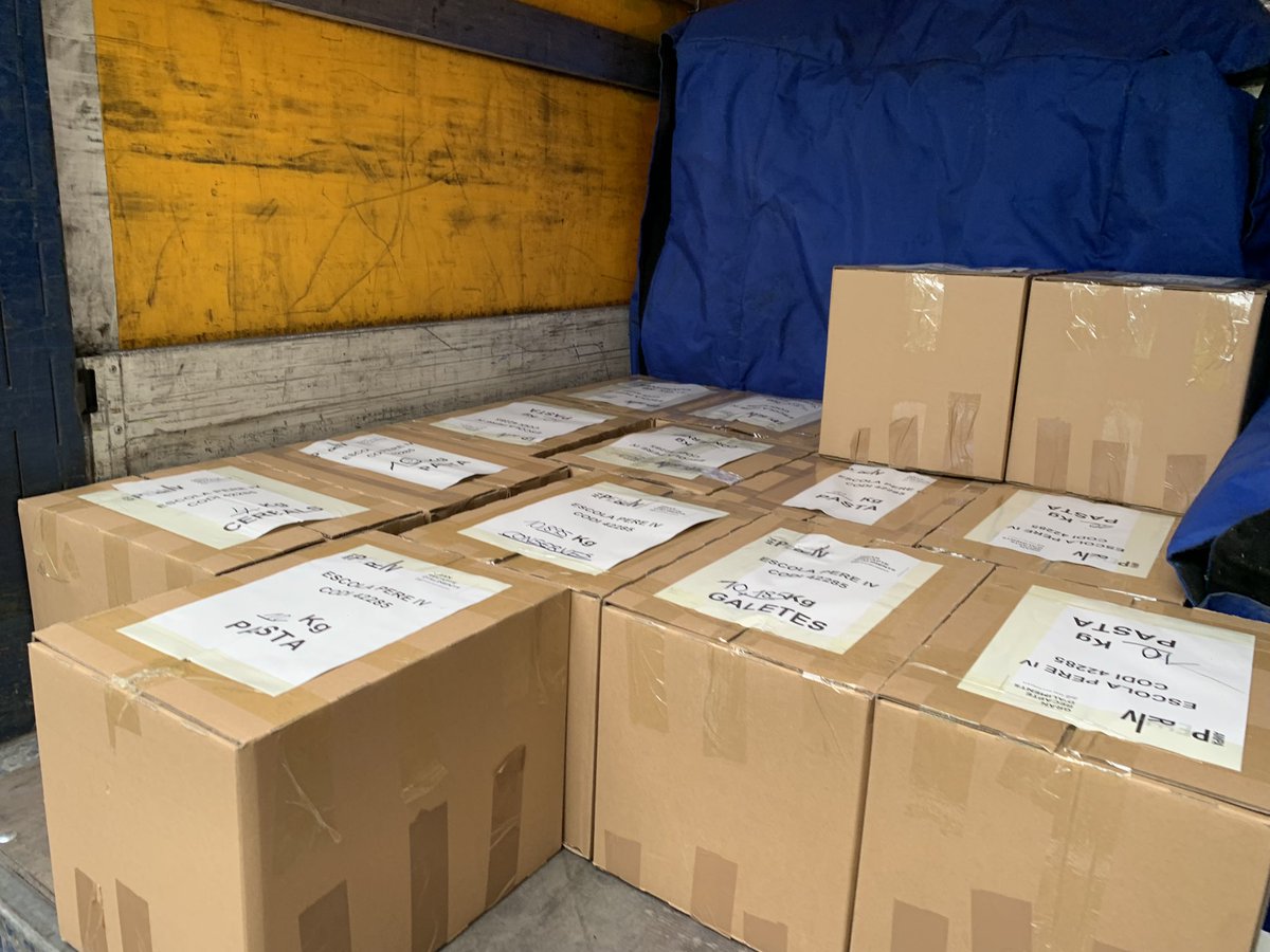 Pere4t's tweet photo. Entregats els 494kg recollits!!! Moltes gràcies per fer cada any més gran la solidaritat del Pere IV!!! #granrecapte #solidaritat #aliments https://t.co/ZgXcwJTrdX