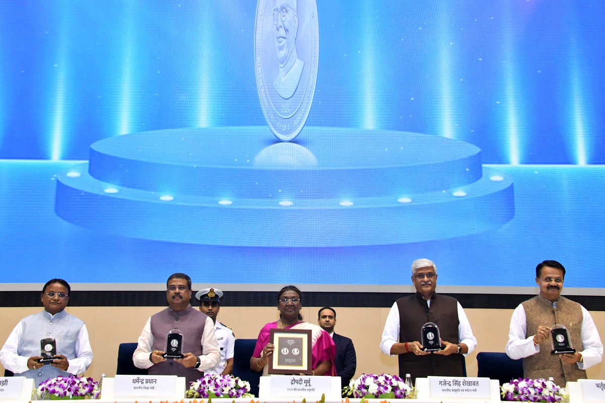 rashtrapatibhvn's tweet photo. President Droupadi Murmu Inaugurated 125th Birth Anniversary Celebration of Utkal Keshari Dr Harekrushna Mahtab in New Delhi. The President said that Dr Harekrushna Mahtab inspired the citizens with his nationalist ideas. She expressed confidence that his leadership skills and nationalist ideas will always remain a source of inspiration for us.