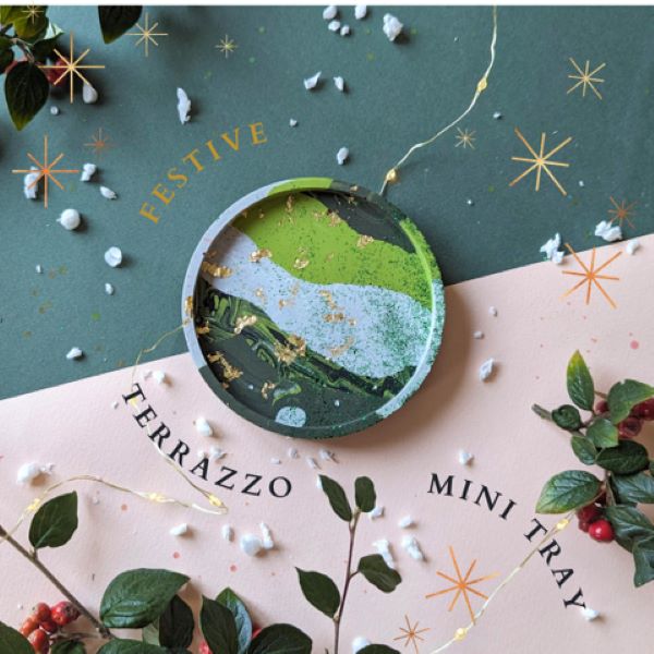 Summerhall (@summerhallery) on Twitter photo ❄️Christmas Eco-Resin Workshops❄️
As part of our Christmas Weekend, <a href="/Polymorphics_/">Polymorphics</a> will be hosting two eco-resin craft workshops!
Sat 7th December
✨ Christmas Decorations Workshop ✨
Sun 8th December
✨ Festive Terrazzo Mini Tray Workshop ✨
Tickets: summerhall.co.uk/organiser/poly… ❄️Christmas Eco-Resin Workshops❄️
As part of our Christmas Weekend, <a href="/Polymorphics_/">Polymorphics</a> will be hosting two eco-resin craft workshops!
Sat 7th December
✨ Christmas Decorations Workshop ✨
Sun 8th December
✨ Festive Terrazzo Mini Tray Workshop ✨
Tickets: summerhall.co.uk/organiser/poly…