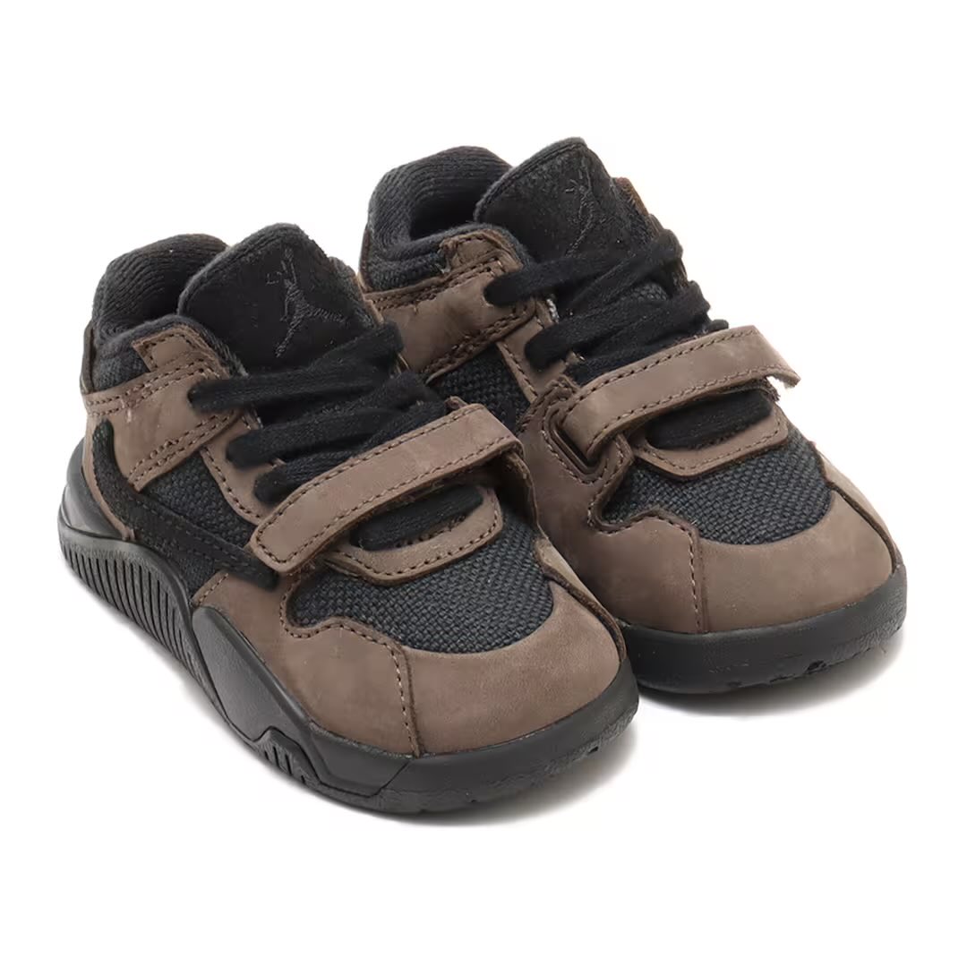 トラヴィス　スコット　JUMP MAN スニーカー ブラウン/ブラック トラヴィススコットNike JUMP MAN スニーカー ブラウン/ブラック