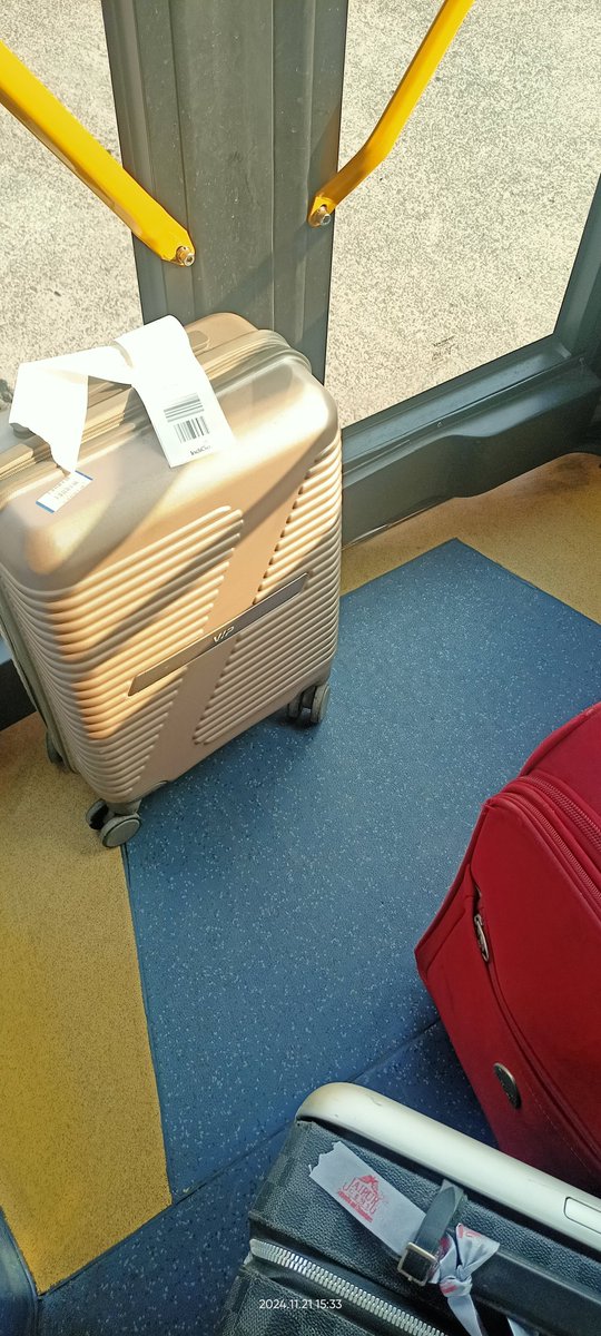 SimpleGuruji's tweet photo. @DGCAIndia @IndiGo6E the front gate of the bus for boarding 6E 5328 was blocked by suitcases, moving all around without breaks. As per norms it's supposed to be for elderly people. https://t.co/MKO1RwYtHe