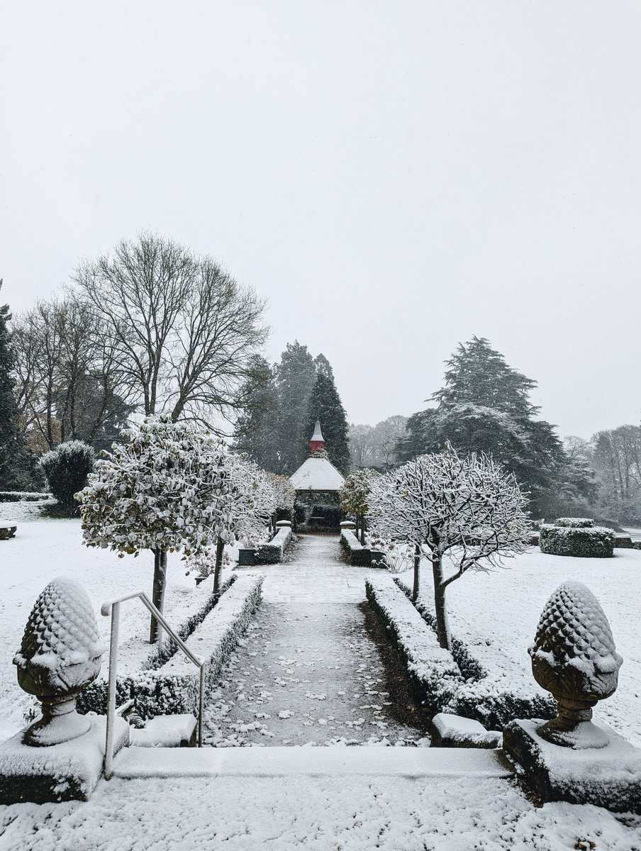 It's a #snow day at Huntsham Court!
#Devon has become a #Narnia #WinterWonderland