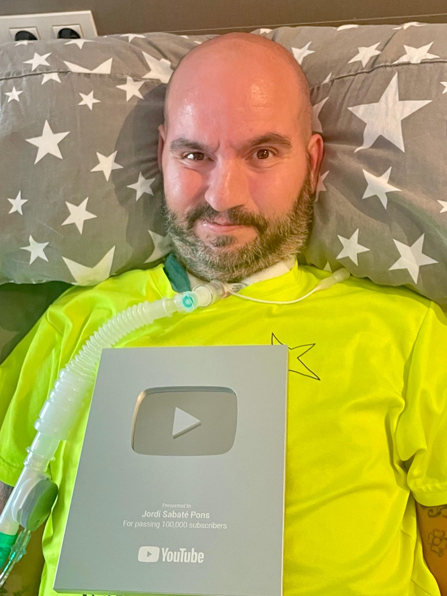 Soy la primera persona en el mundo en lograr pasar de los 100.000 suscriptores en un canal de YouTube, creando contenido exclusivamente con mis ojos.

¡VIVA LA VIDA!