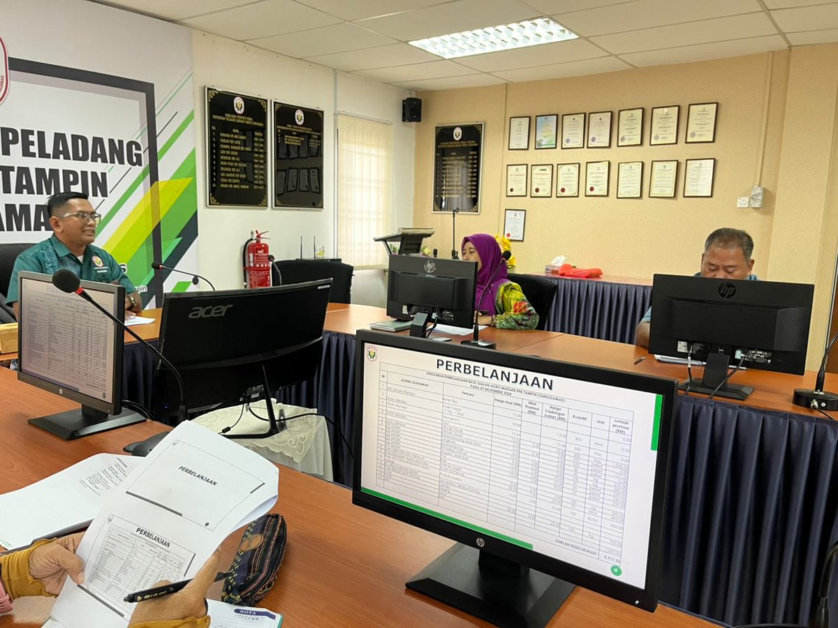 PpkTampin's tweet photo. 21/11/2024 | Bilik Gerakan PPKT (TANGGAMAS)
.
Mesy Prgrm Jualan Agro Madani &amp; Jualan Nismilan Prihatin PPKT (TANGGAMAS) 2024 dgn kjsma Jab. Pertanian Tampin, Jab. Veterinar Tampin, LKIM Tampin, LPP N.S &amp; FAMA Tampin. B'sma2 dlm mesy t'sebut PB PPKT En. Kamarul Arifin bin Shaari https://t.co/6ANB46sKLz