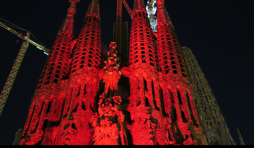 BisbalTallo's tweet photo. La parròquia de la Sagrada Família s'ha unitt a la Redweek; una iniciativa d'@AyudaIglesNeces  amb l'objectiu de sensibilitzar i sobre la realitat dels cristians perseguits en el segle XXI.  Avui a Nigeria, Irak, Pakistán y Sri Lanka moren persones pel fet de ser cristians. https://t.co/rWTbZOGIbH