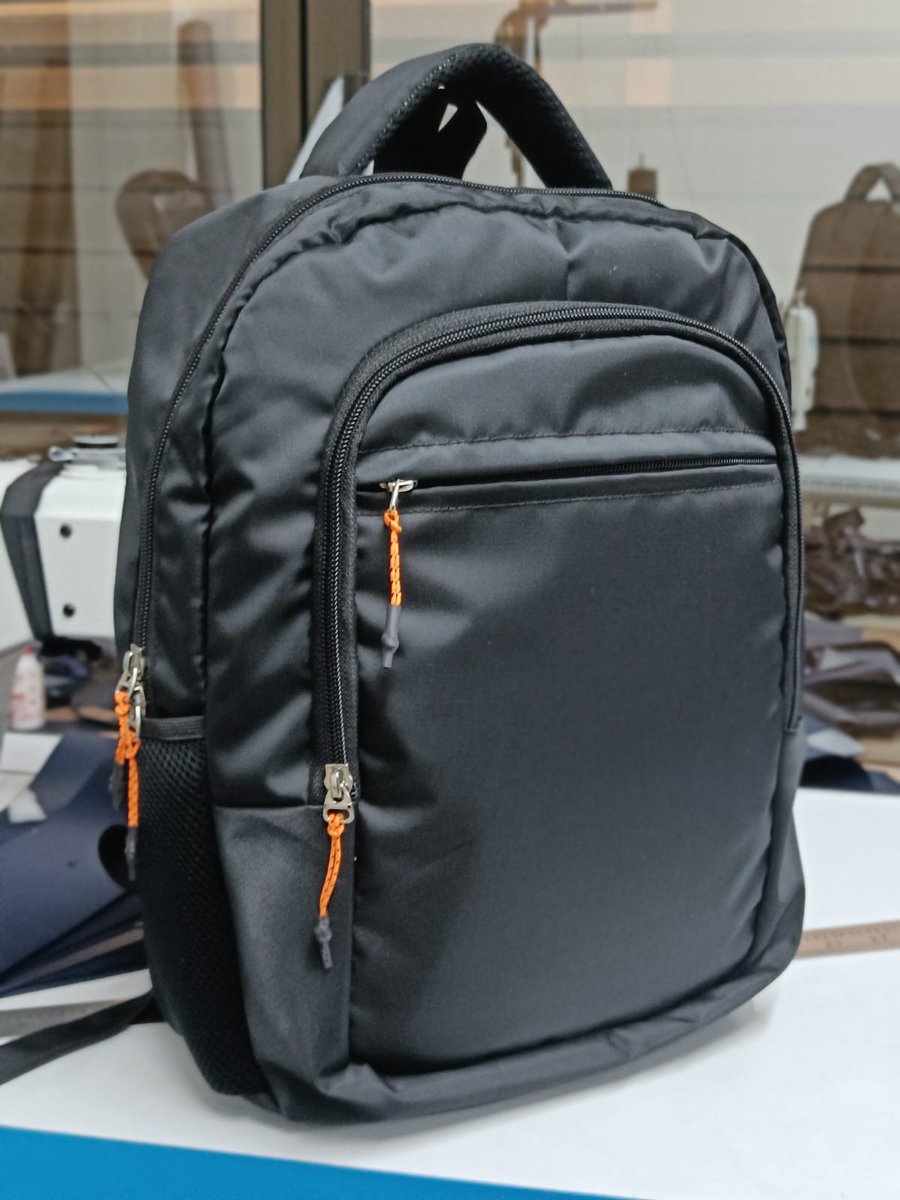 DeveshG87160135's tweet image. Laptop Bag Mini #laptopbag #compactbag #collegebag #trendybag #unisexbag
Mobile: 9099967137
WhatsApp: 9313691700
Email: devbagmanufacturers@gmail.com
We are manufacturing Premium Quality Laptop Bags, School Bags and Corporate Bags