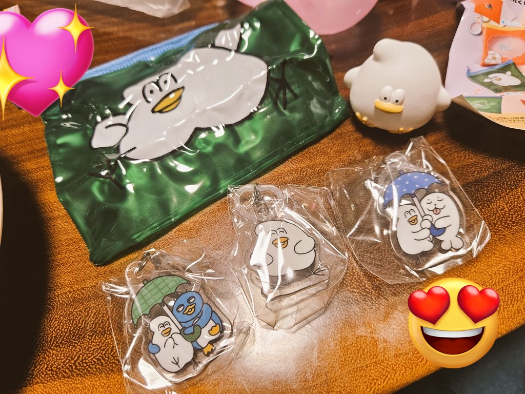 misaxra's tweet photo. 長崎にもあったよ〜残り少なかった🥹
とりもちグッズ貴重すぎる✨可愛すぎる✨✨
#とりもち #mugny https://t.co/z2FbkgTaRi