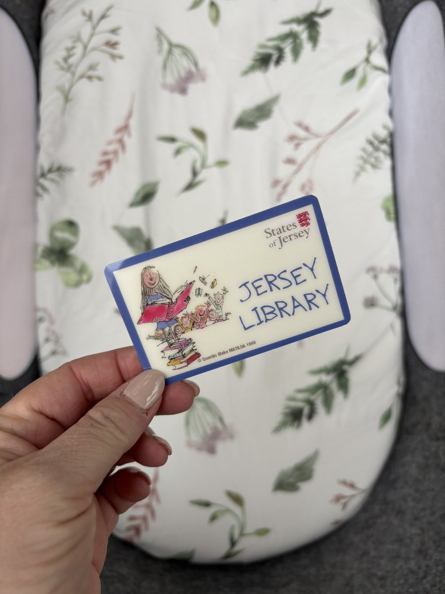 LucyStevoJSY's tweet photo. Love that babies born in Jersey automatically get a library card when you register their birth 🙌🏻 @edward_jewell @JerseyLibrary 👏👏 https://t.co/mSzKK6SY2t
