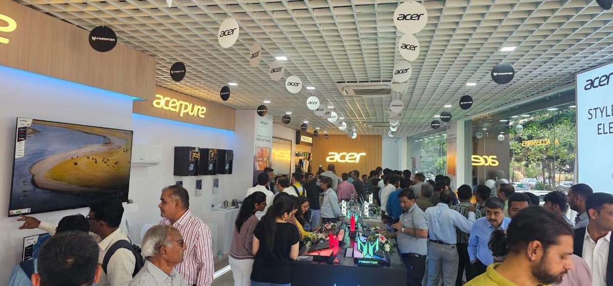 Just unveiled Acer Plaza in Ahmedabad, happy to be a part of our first mega store that redefines tech retail! 
It’s an immersive journey through the Acer ecosystem, from cutting-edge PCs to smart appliances. 
Here’s to connecting with India’s tech community like never before! 🙌