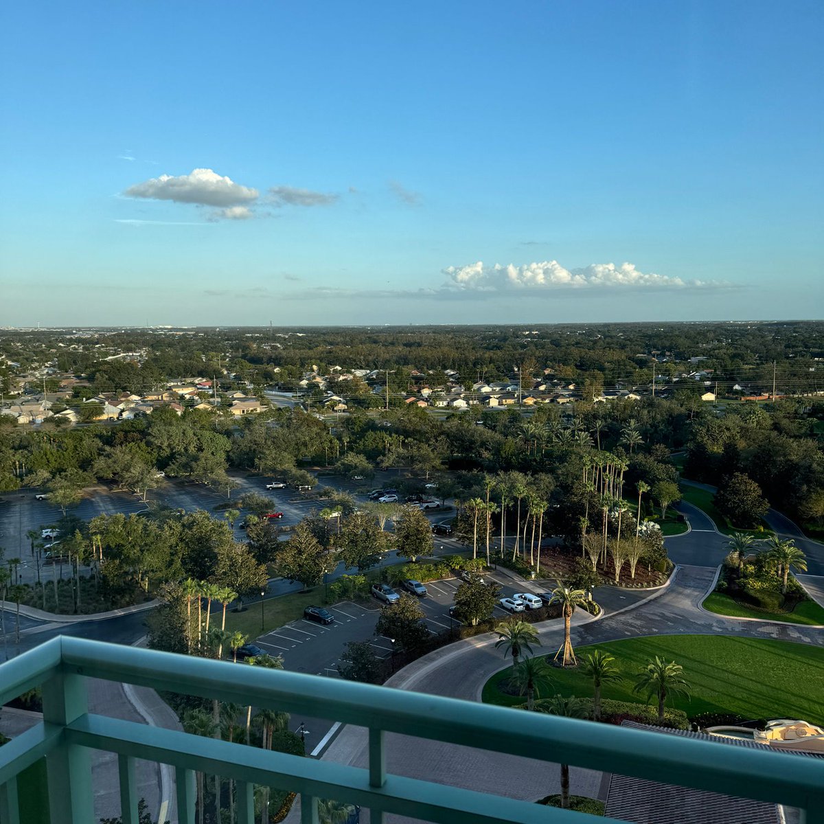 ToMakeMuchOTime's tweet photo. Yes this looks sunny and tropical but places that are this flat just feel wrong to me. I guess that’s what you get living near mountains your whole life! ⛰️ Who else feels the same way?

#florida #mountainlover https://t.co/DhYTLlnG2k