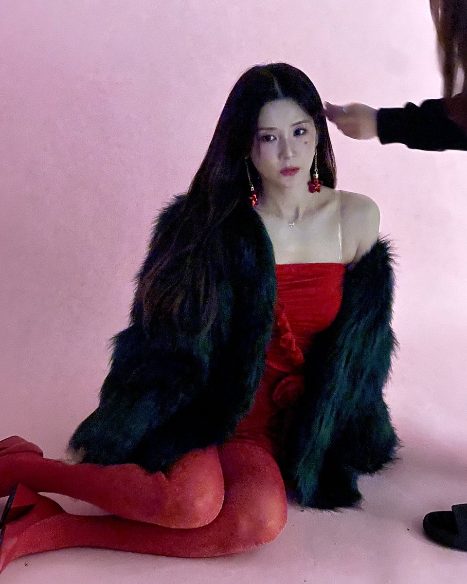 Panda419JJRYOS6's tweet photo. Rong Ig Update
κ³§ λ§λ μ°λ¦¬ππ#Apinkconcert #pinkchristmas https://t.co/UiPkPsguNR