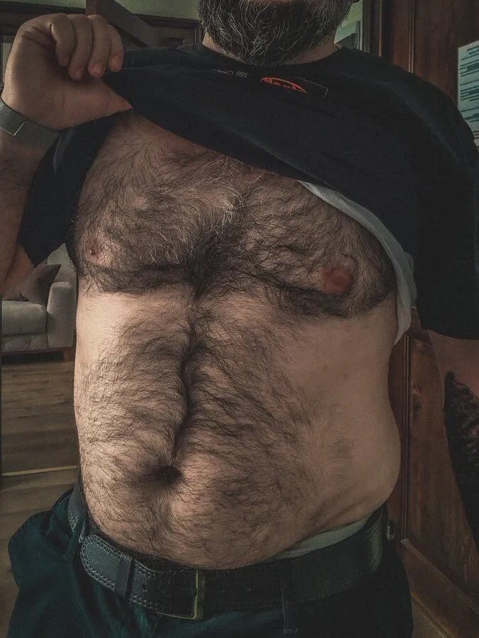 DilfsFiles's tweet photo. Do you like a hairy dad? https://t.co/i4307WFoYo