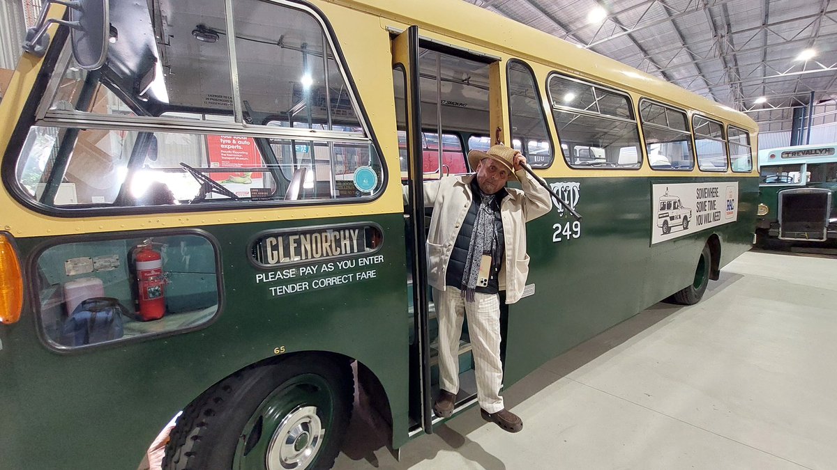 AudioSirens's tweet image. The 7th Doctor @4SylvesterMcCoy is taking a leaf from Iris Wildthyme @ManningOfficial and moving from TARDIS to bus travel. 

#LifeInTassie #DoctorWho #7thDoctor

@bigfinish