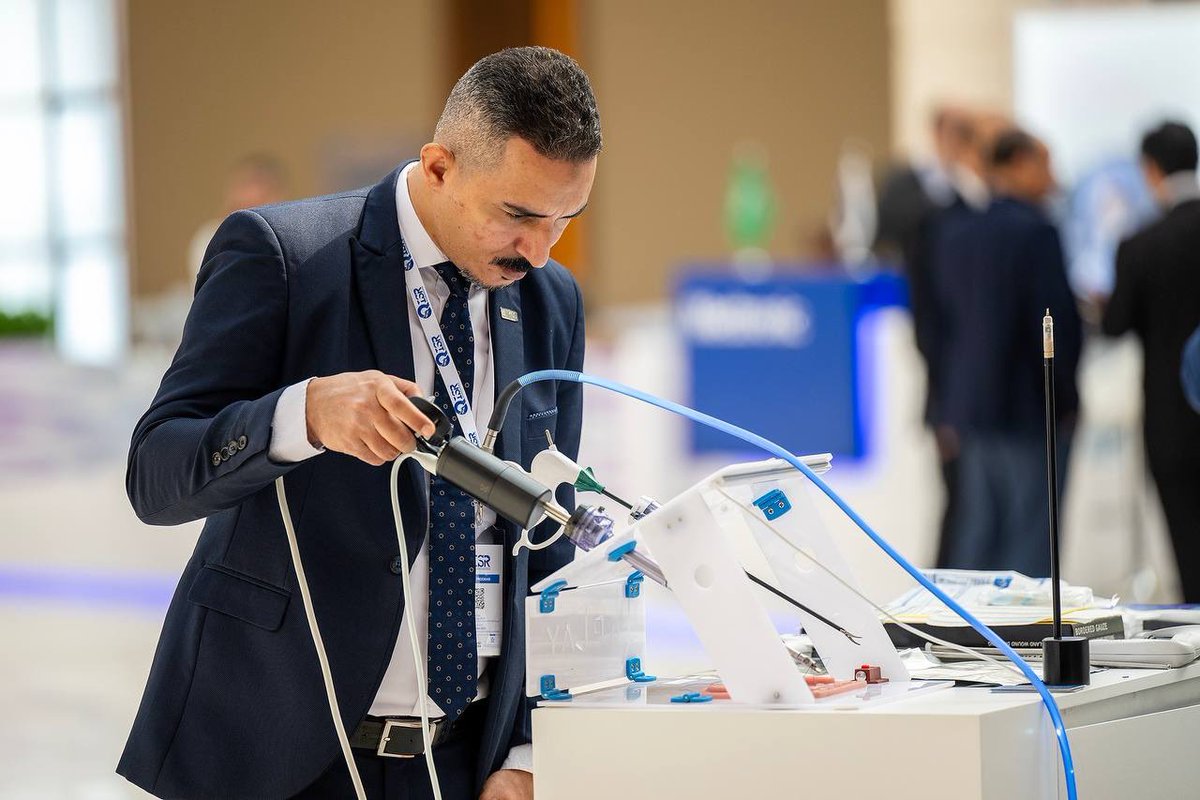 يشارك بالمؤتمر 135 متحدثاً من داخل المملكة وخارجها ، و 113 محاضرة علمية ، و 15 تخصص جراحي دقيق ، و 11 ورشة عمل طبية..

سمو #أمير_منطقة_القصيم يفتتح فعاليات مؤتمر القصيم الدولي للجراحة "قيصر" لعام 2024.