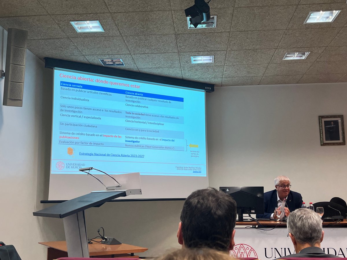 Muy interesante comparativa entre la ciencia "cerrada" y la ciencia abierta, a cargo del profesor Francisco Javier Martínez. 
El impacto del investigador que viene de valorar con nuevas métricas las publicaciones
Jornadas <a href="/ATIC__/">ATIC</a>