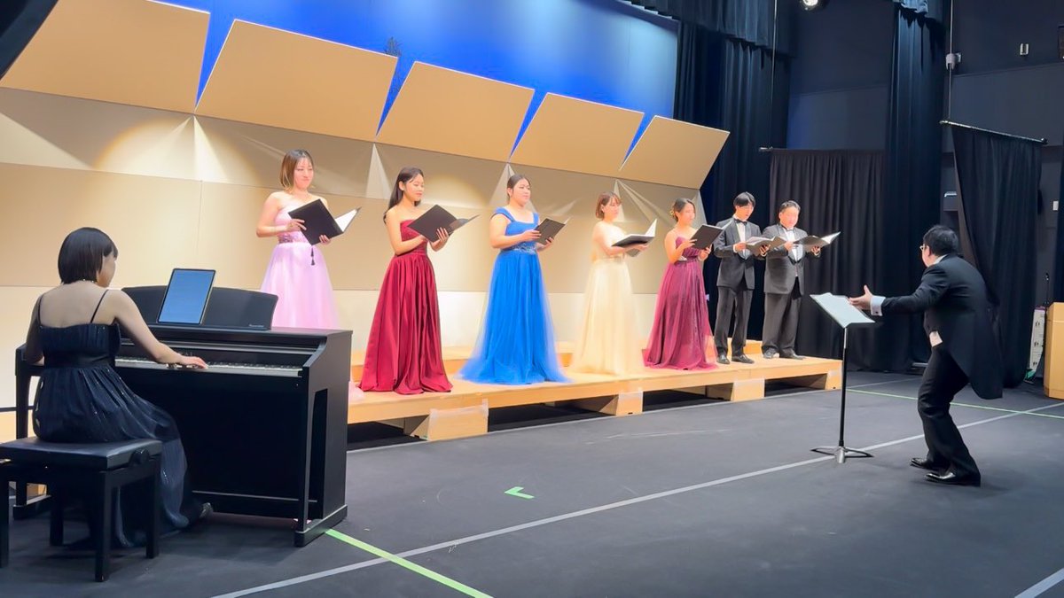 11/20は福島県立ふたば未来学園中学校の芸術発表会に招かれ、9名でゲスト出演してきました！各クラスの熱のこもった演奏を聴かせていただき、私たちもアリアやデュエット、合唱曲を演奏させていただきました。少しでも彼らの心に響くものがあれば嬉しく思います。どうもありがとうございました！