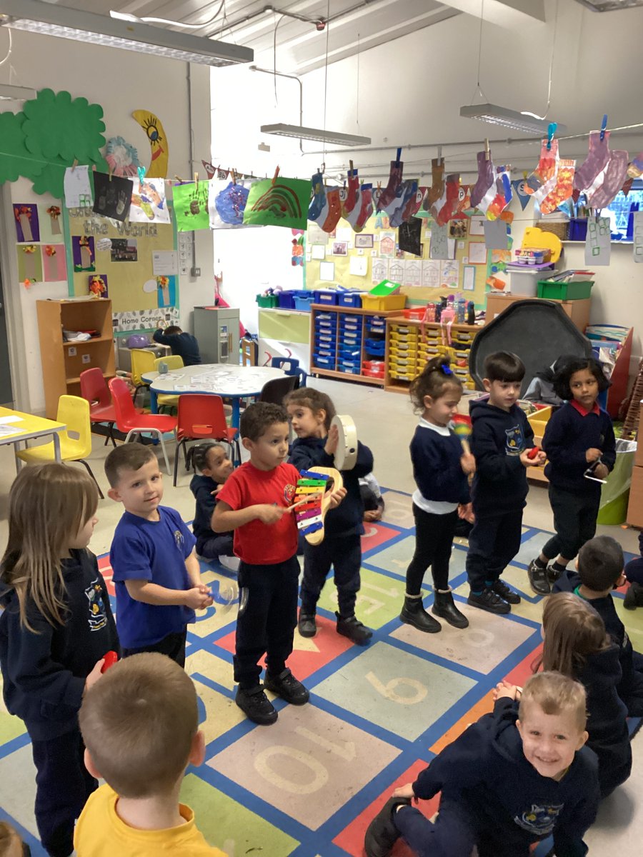 PrestonParkPrim's tweet image. Owl class really enjoyed learning lots of Nursery Rhymes for World Nursery Rhyme Week! They gave wonderful performances with the musical instruments. #ReceptionEYFS #EYFS #WNRW2024 #NurseryRhyme