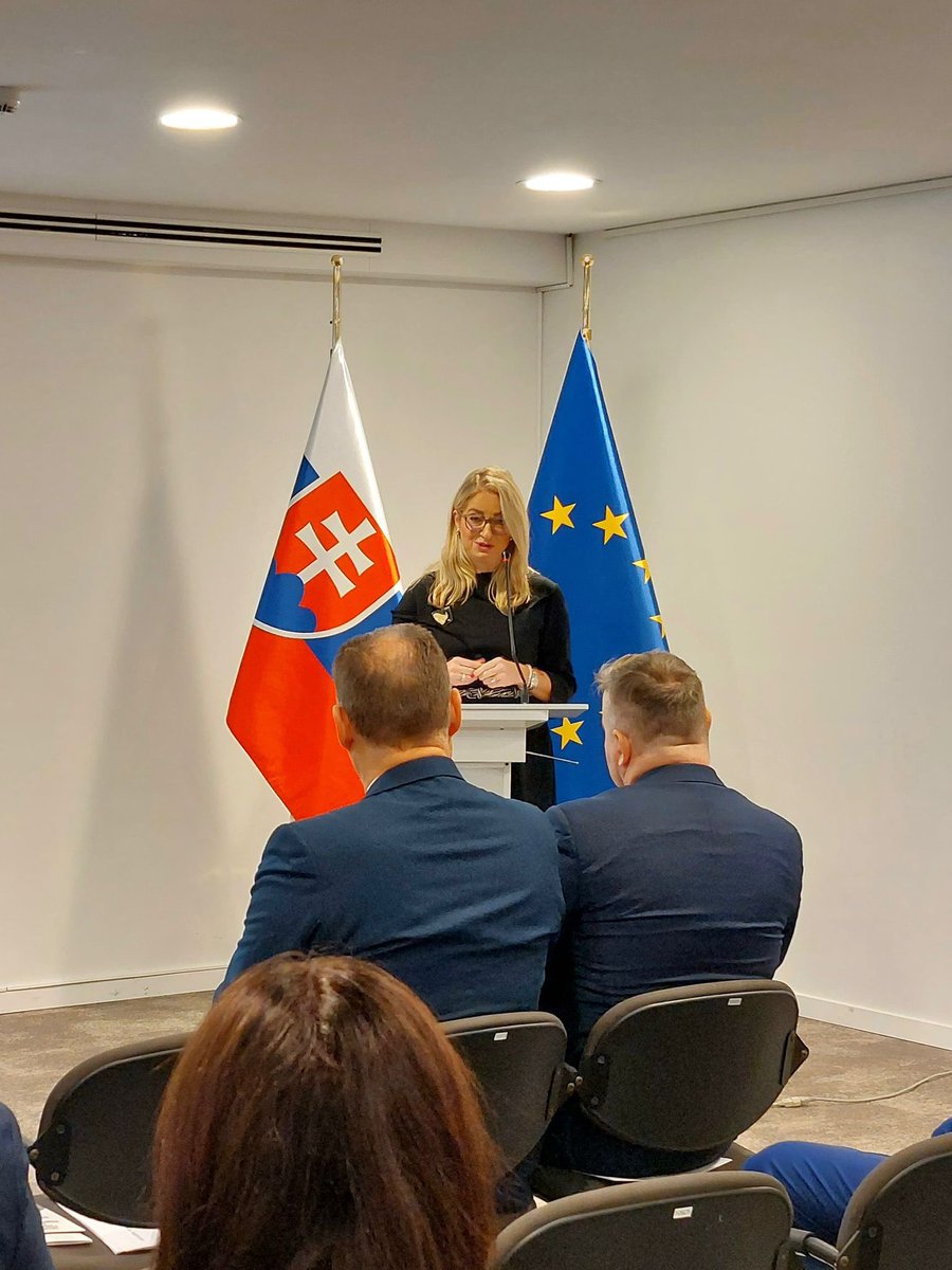 MariaMalovaEU's tweet photo. Excited to open today’s 🇸🇰-🇨🇿 workshop on the role of #gas industry in energy transformation of Slovakia and Czechia in cooperation with @slovgas &amp; @CPS_CGOA ⚡️ Climate neutrality by 2050 will not be possible without gas molecules ➡️ pragmatic decarbonization solutions are needed https://t.co/5HNAzGdNSc