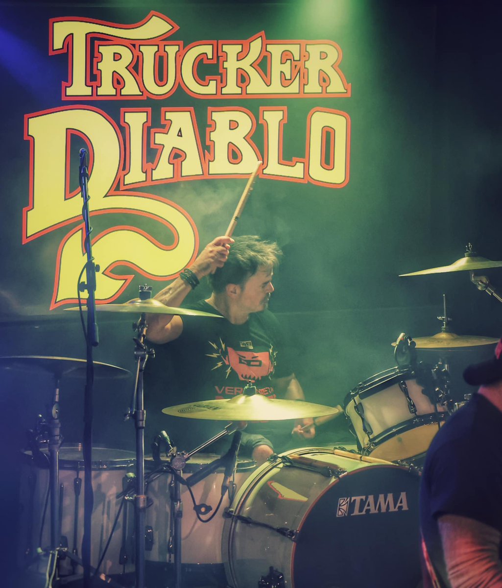 seatzie's tweet photo. Few recaps from last weekends @truckerdiablo UK headline shows for the Social Hand Grenade album launch @NIMusicPrize @OutputBelfast @mcd_productions @belsonicbelfast @aikenpromotions  📷Hutchie 224/Louise Newiss https://t.co/ikV88VD3Tj