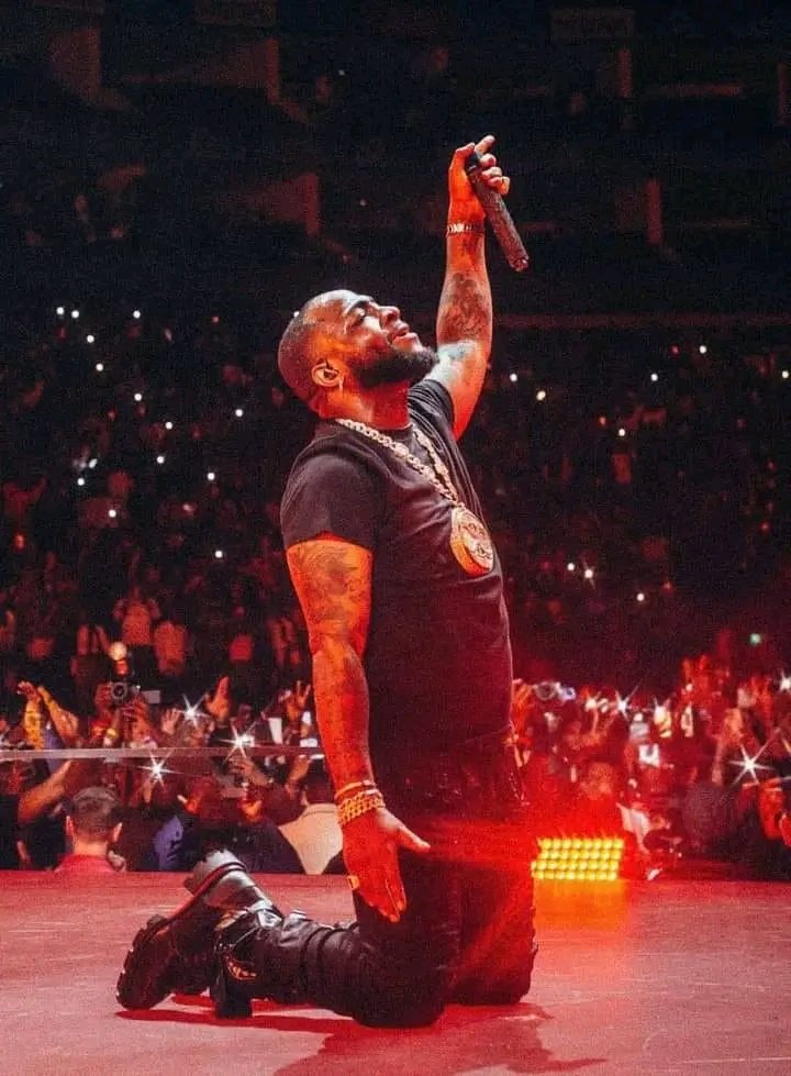 Kiszkid's tweet photo. Happy birthday World Best 001 @davido . I love you bro 💯 https://t.co/4k011Nxn5v