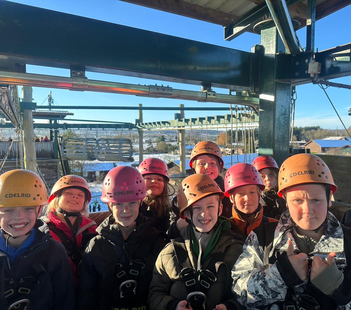 Swinging around high in the sky. The sun even made an appearance but it was still icy cold ❄️⛄️❄️ #brave